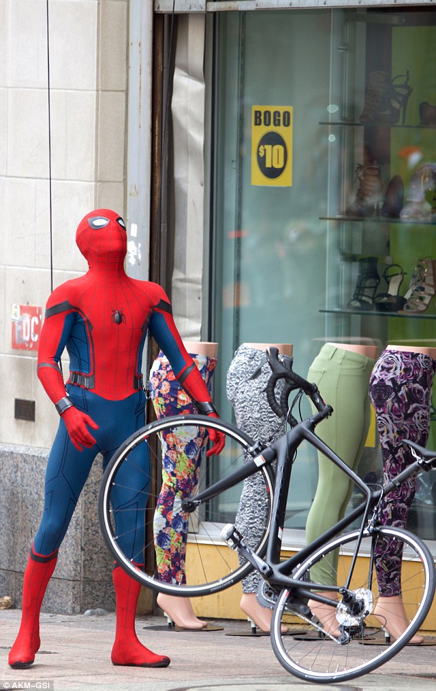 s0 New 'Spider-Man: Homecoming' Set Photos Emerge