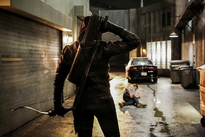 Arrow Season 5 back of prometheus