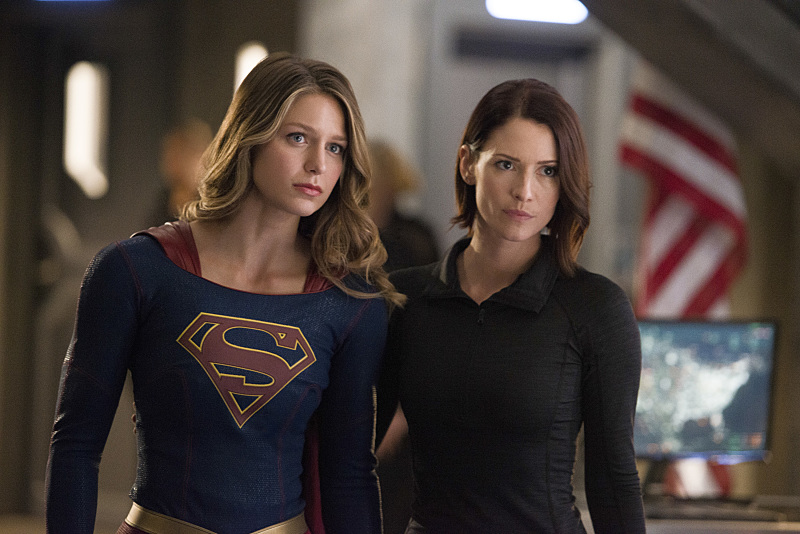 Supergirl and Alex Danvers Supergirl Season 2 Supergirl Takes Off in Season 2 Teaser & Images
