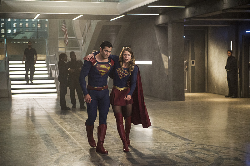 Superman and Supergirl DEO Supergirl Season 2 Supergirl Takes Off in Season 2 Teaser & Images