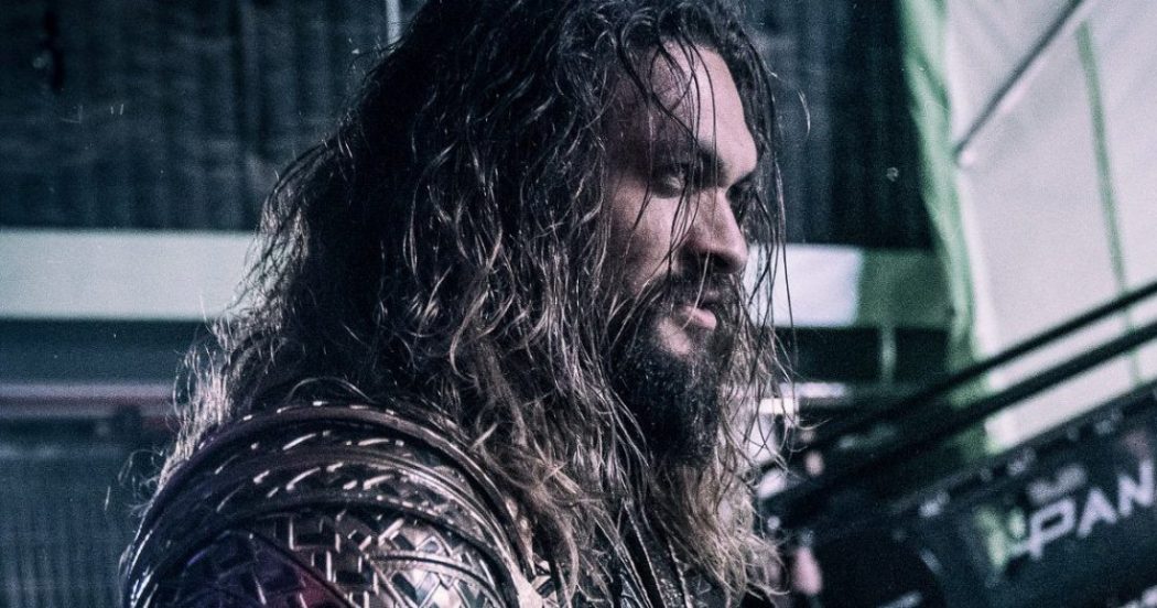 Jason-Momoa-Aquaman-Justice-League-set