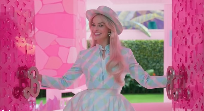 Margot Robbie Gives Us an In-Depth Tour of Her Barbie Dreamhouse