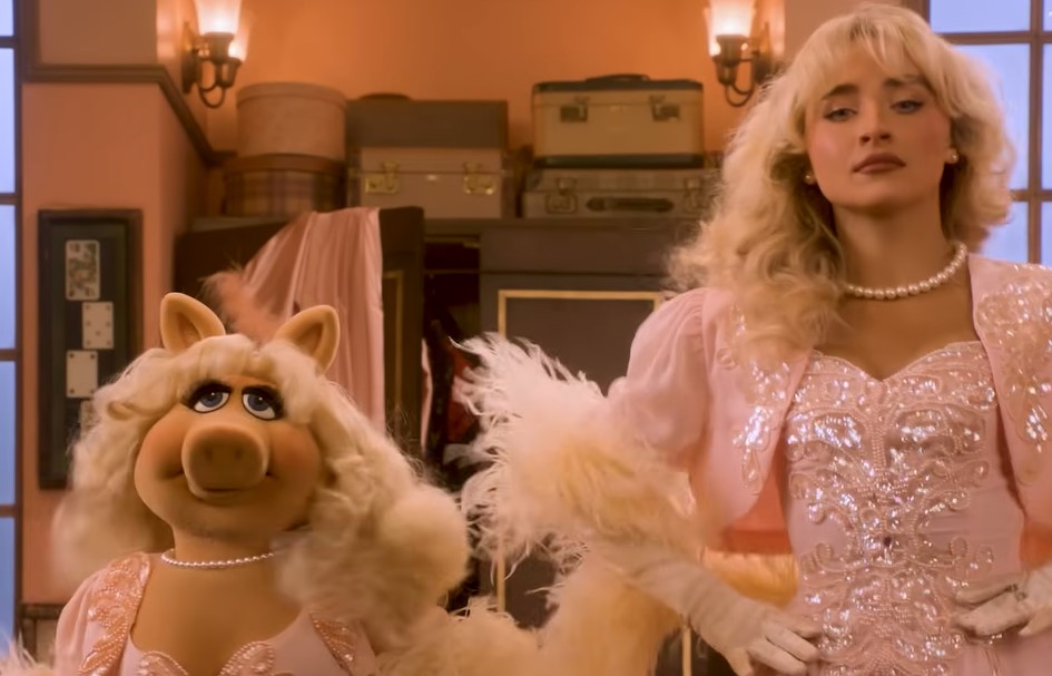 Sabrina Carpenter and Seth Rogen Show Up in Teaser for The Muppet Show Revival
